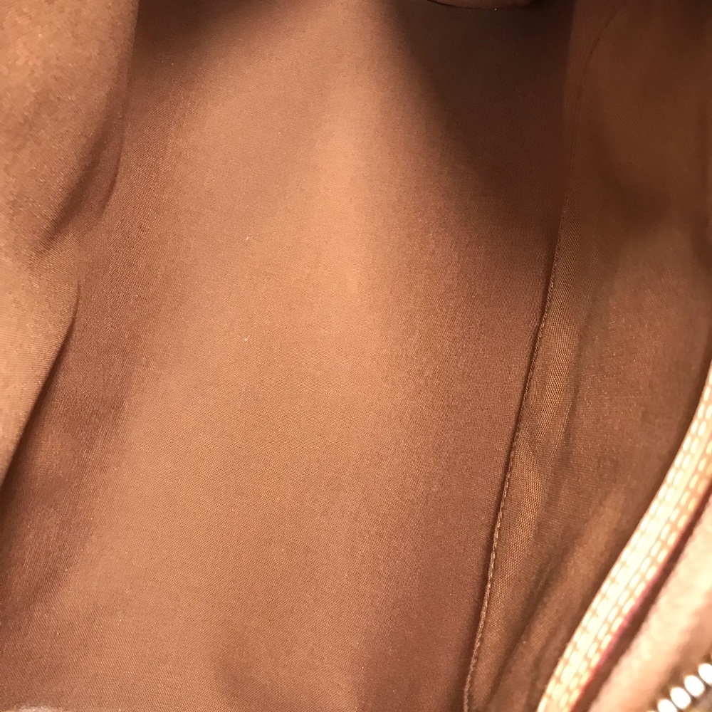 Authentic Louis Vuitton Montorgueil GM Bag in Monogram Canvas - Picture 8 of 16